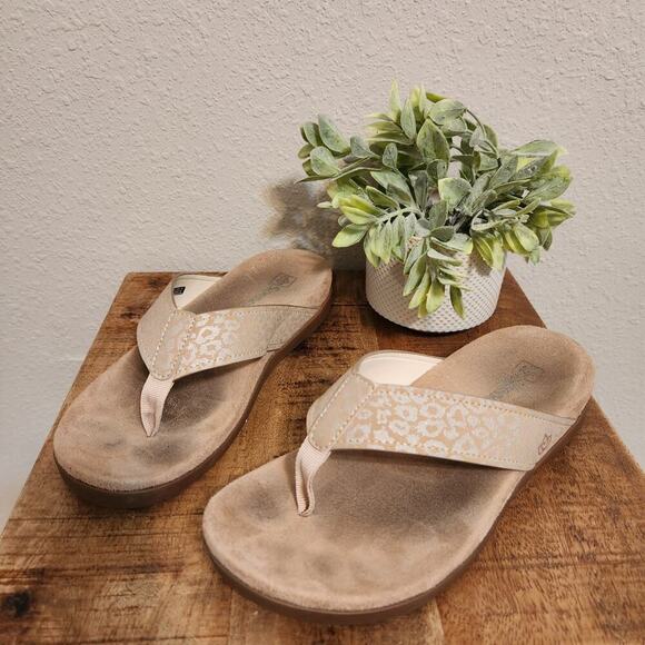 Spenco Shoes - Spenco Size 9D Women's Hampton Suede Flip-Flop Sandals